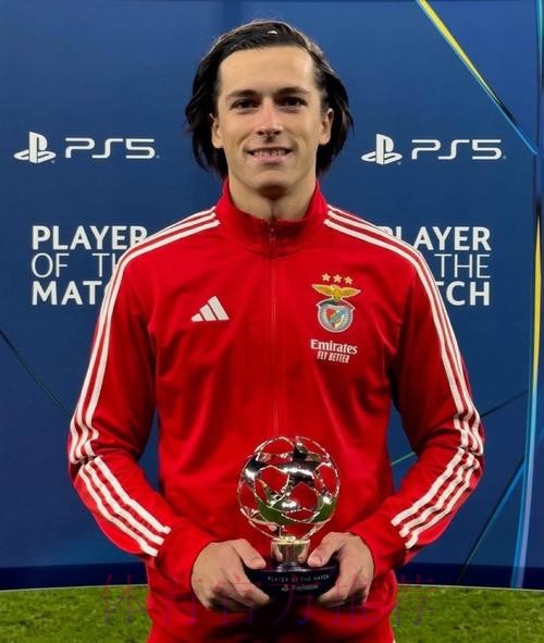 马卡报：西甲升班马埃尔切求租皇马前锋阿尔瓦罗